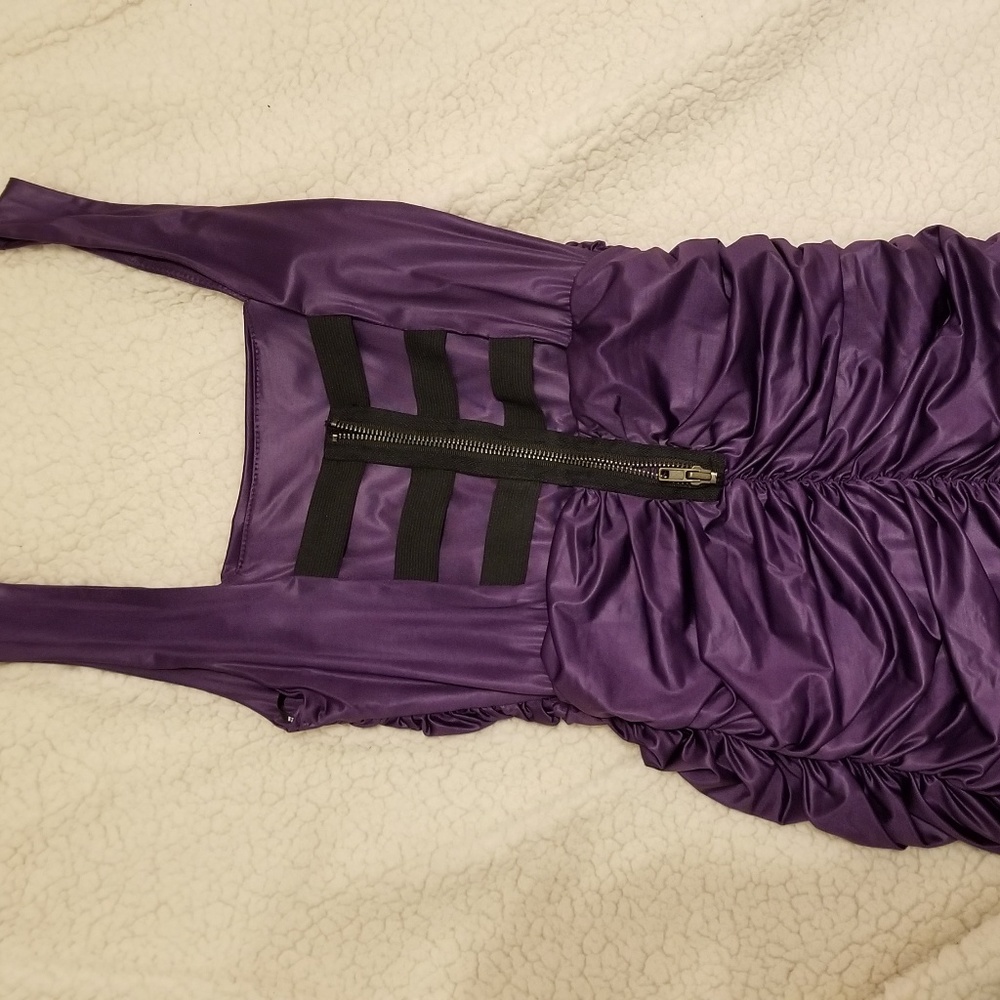 Dress - Picture 2 of 3